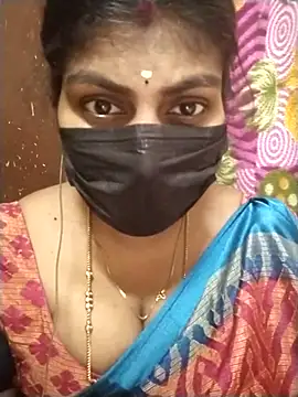 Snapshot of Nithiila chatting on 09-16-25, 07:20 Nithiila online show from 09-16-25, 07:20