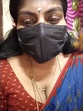 Snapshot of Nithiila chatting on 09-15-25, 07:42 Nithiila online show from 09-15-25, 07:42