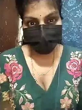 Snapshot of Nithiila chatting on 10-06-25, 01:12 Nithiila online show from 10-06-25, 01:12