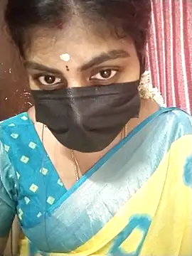 Snapshot of Nithiila chatting on 10-17-25, 07:22 Nithiila online show from 10-17-25, 07:22