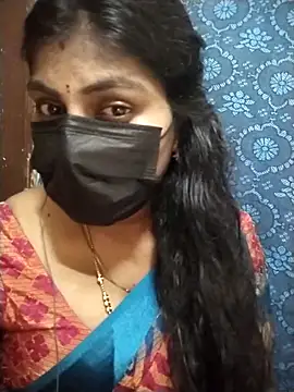 Snapshot of Nithiila chatting on 09-27-25, 10:32 Nithiila online show from 09-27-25, 10:32