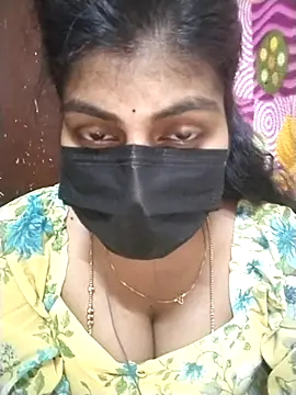 Snapshot of Nithiila chatting on 09-25-25, 10:32 Nithiila online show from 09-25-25, 10:32