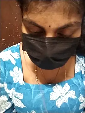 Snapshot of Nithiila chatting on 10-01-25, 11:36 Nithiila online show from 10-01-25, 11:36