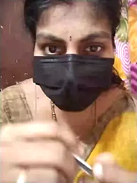 Snapshot of Nithiila chatting on 09-26-25, 07:15 Nithiila online show from 09-26-25, 07:15