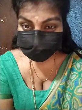 Snapshot of Nithiila chatting on 10-09-25, 04:02 Nithiila online show from 10-09-25, 04:02