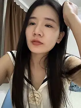 Snapshot of ruyi-13 chatting on 10-15-25, 10:23 ruyi-13 online show from 10-15-25, 10:23