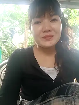Snapshot of Thao_xx chatting on 10-25-25, 06:23 Thao xx online show from 10-25-25, 06:23