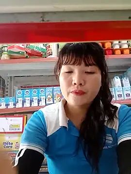 Snapshot of Thao_xx chatting on 10-05-25, 07:54 Thao xx online show from 10-05-25, 07:54
