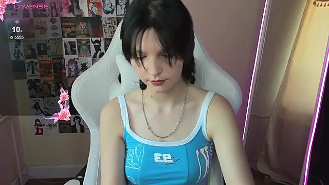 AudreyyKim online show from 10-29-25, 08:46