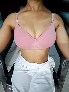 Snapshot of queen_visakha chatting on 09-11-25, 05:07 queen visakha online show from 09-11-25, 05:07