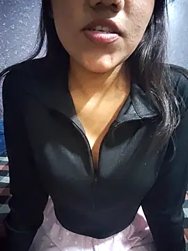 Snapshot of queen_visakha chatting on 03-26-26, 04:49 queen visakha online show from 03-26-26, 04:49