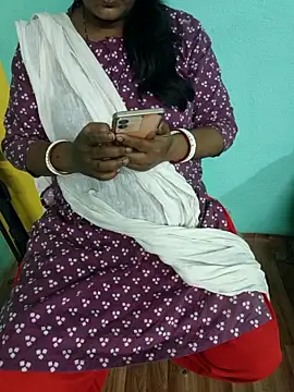 Snapshot of desi_boudi87 chatting on 05-11-26, 02:45 desi boudi87 online show from 05-11-26, 02:45