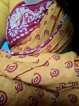 Snapshot of desi_boudi87 chatting on 05-08-26, 08:40 desi boudi87 online show from 05-08-26, 08:40