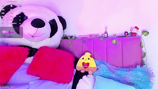 LindaWz  online show from 03-11-26, 07:24