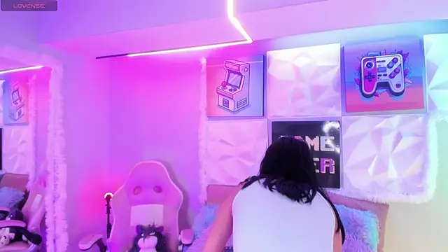 LindaWz  online show from 01-09-26, 05:14