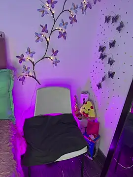 LindaWz  online show from 04-10-26, 03:46