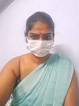 Snapshot of sherlin24 chatting on 09-21-25, 04:01 sherlin24 online show from 09-21-25, 04:01