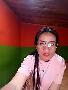 Snapshot of ERIKA__29 chatting on 09-21-25, 01:38 ERIKA 29 online show from 09-21-25, 01:38