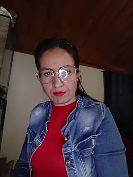 Snapshot of ERIKA__29 chatting on 09-30-25, 12:00 ERIKA 29 online show from 09-30-25, 12:00