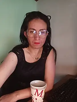 Snapshot of ERIKA__29 chatting on 10-22-25, 11:53 ERIKA 29 online show from 10-22-25, 11:53