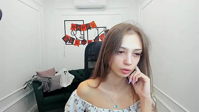 EmilyGraydis online show from 10-21-25, 04:45