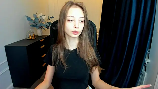 EmilyGraydis online show from 09-27-25, 04:18