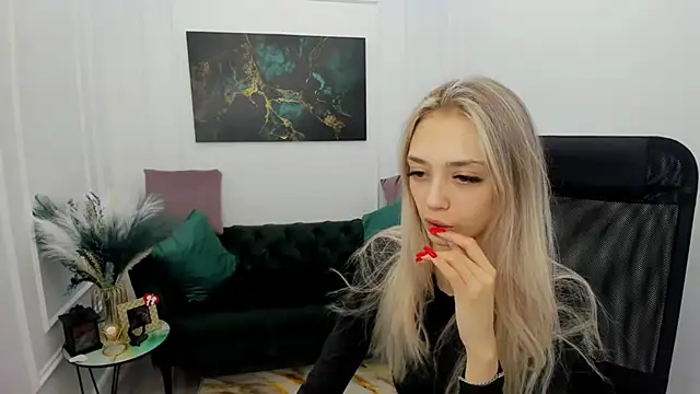 Snapshot of EmilyGraydis chatting on 02-19-26, 03:25 EmilyGraydis online show from 02-19-26, 03:25