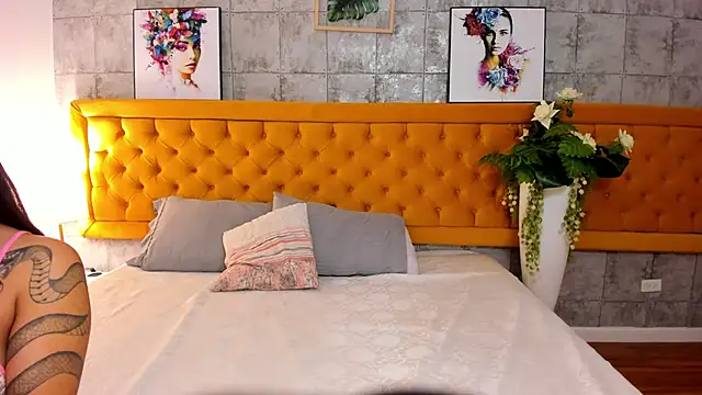 LiilithNova online show from 11-18-25, 04:05