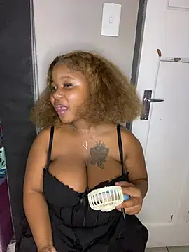 JuicyMellow21 online show from 02-11-26, 10:31