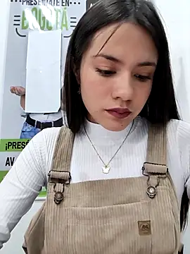 CHARLOTTE  05 online show from 12-15-25, 12:11