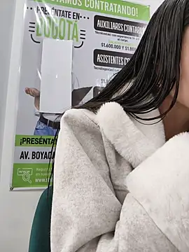 CHARLOTTE  05 online show from 12-04-25, 12:04