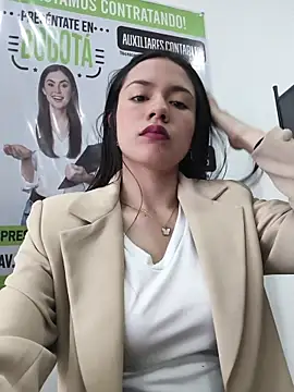 CHARLOTTE  05 online show from 12-01-25, 12:06