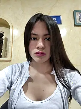 CHARLOTTE  05 online show from 10-06-25, 01:01