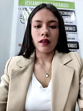 CHARLOTTE  05 online show from 12-05-25, 12:15