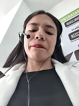 CHARLOTTE  05 online show from 11-08-25, 01:25