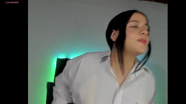 Mollykarterr online show from 10-22-25, 03:06