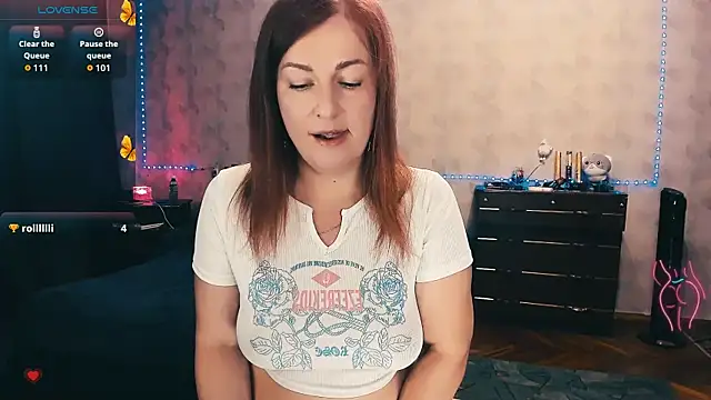 Snapshot of EllenSky_ chatting on 09-10-25, 03:38 EllenSky online show from 09-10-25, 03:38