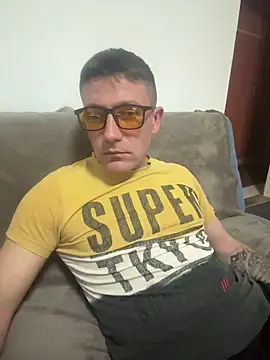 Snapshot of GsprDniel4 chatting on 12-15-25, 08:03 GsprDniel4 online show from 12-15-25, 08:03