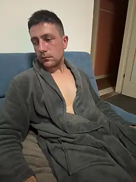 Snapshot of GsprDniel4 chatting on 12-20-25, 06:33 GsprDniel4 online show from 12-20-25, 06:33