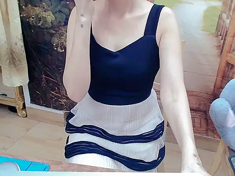 Snapshot of Funnygirl_9x chatting on 10-16-25, 02:20 Funnygirl 9x online show from 10-16-25, 02:20