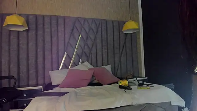 Boss Domiinator online show from 11-13-25, 03:32