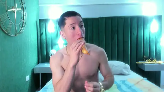 HunterHeat  online show from 11-18-25, 02:53