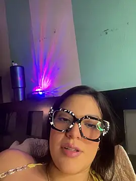Snapshot of alilith chatting on 06-11-26, 05:43 alilith online show from 06-11-26, 05:43