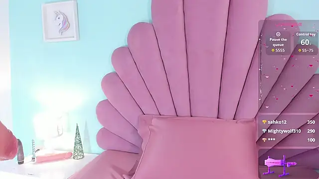 emma clarke  online show from 12-18-25, 04:06