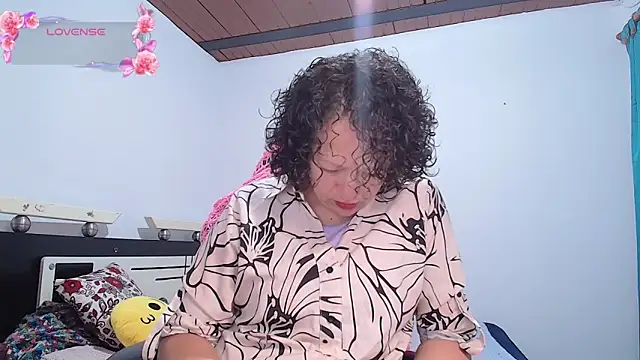 Miss Oriana online show from 10-16-25, 04:59