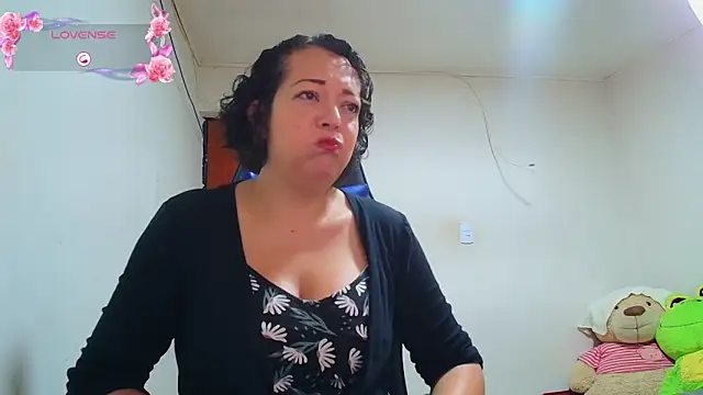 Miss Oriana online show from 11-14-25, 04:54