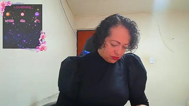 Miss Oriana online show from 12-18-25, 03:38