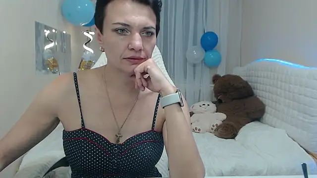 AvaSaturnian online show from 09-19-25, 12:09