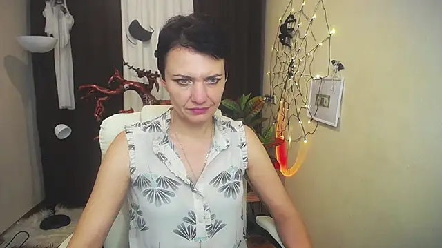 AvaSaturnian online show from 10-19-25, 10:29