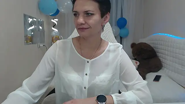 AvaSaturnian online show from 09-28-25, 12:12